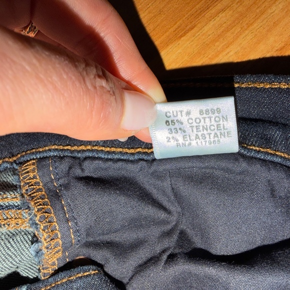 NWT J Brand Mid-Rise Bell Bottom Jeans | Size 29 - Picture 7 of 8